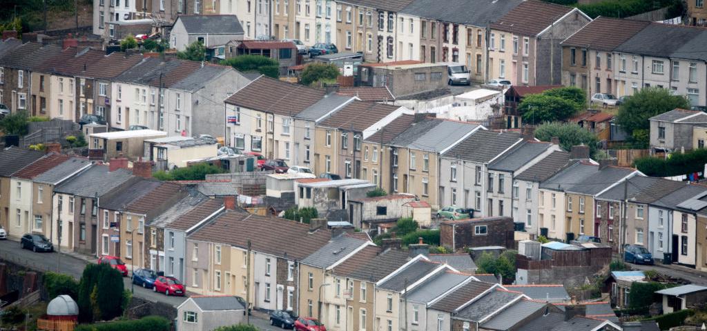 UK home prices set to plummet by 30%